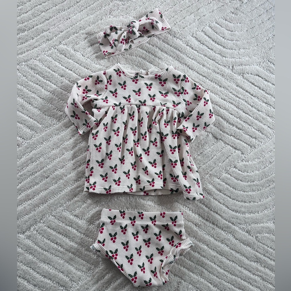 Spearmint love 3-6 baby girl outfit
